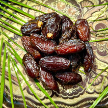 Load image into Gallery viewer, Large Premium Medjool Dates