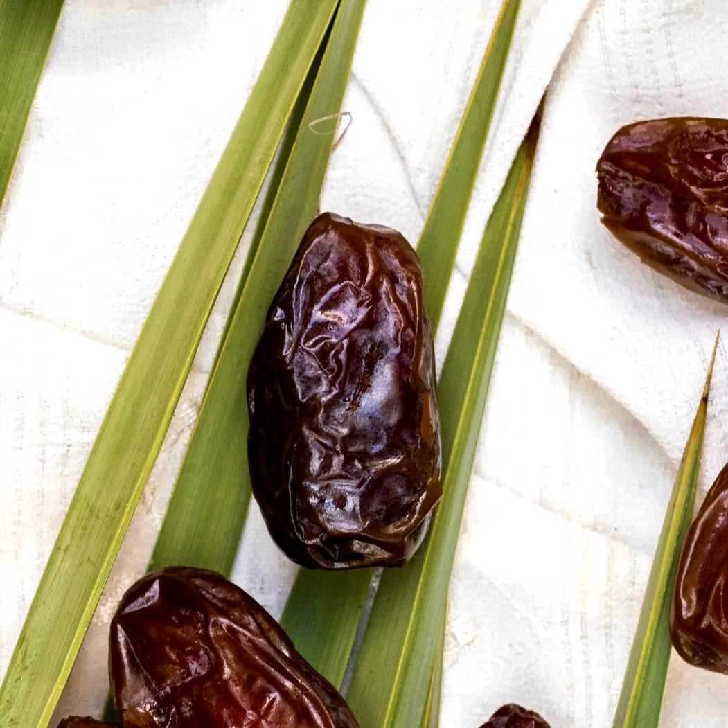 Large Dates 11lbs Large Mid-Juicy Medjool Dates – Golden Dates Farm
